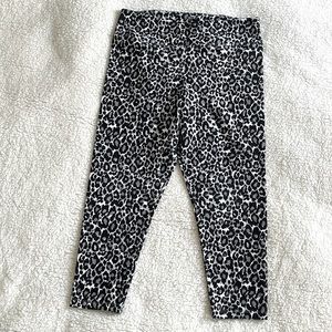 Cotton 3/4 length cheetah leggings